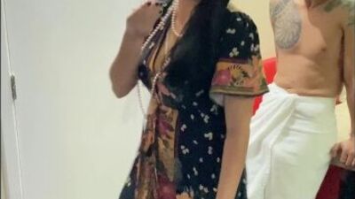 Vizinha safada espera a esposa sair para fuder e receber porra na cara - sexhihihi.net